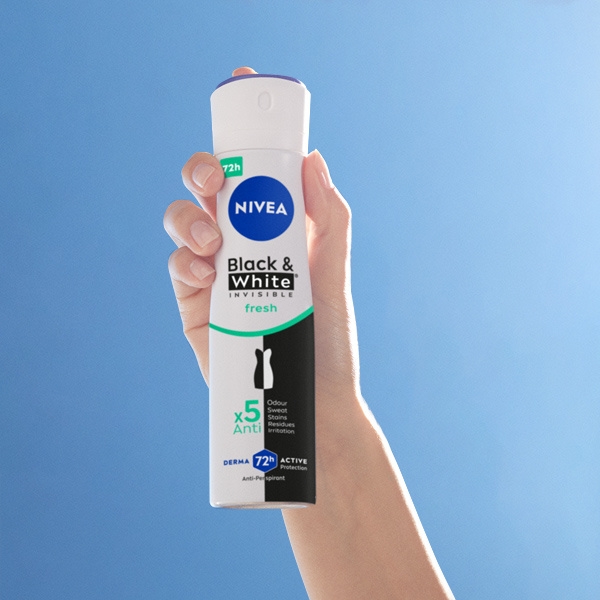 Nivea Deospray 200 ml.Invisible Black&White Active+Antibact.