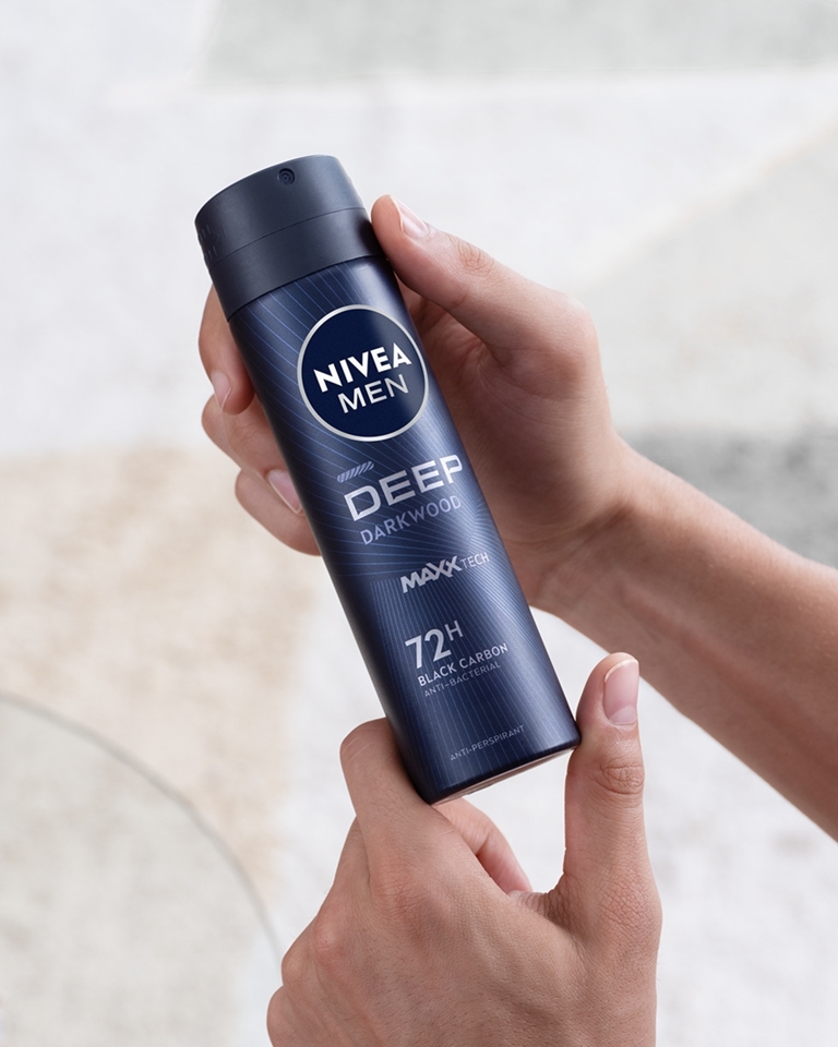 Nivea Deospray 150 ml. MEN	Deep Darkwood Black Carbon